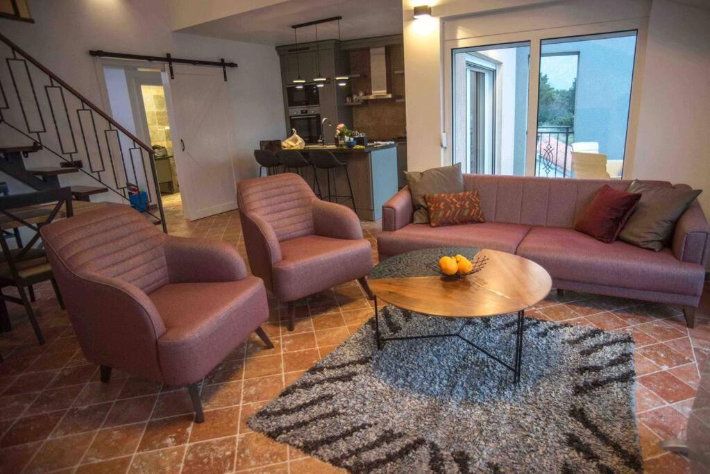 Donja Kostanjica Modern Waterfront 3-Bed Apartment מראה חיצוני תמונה