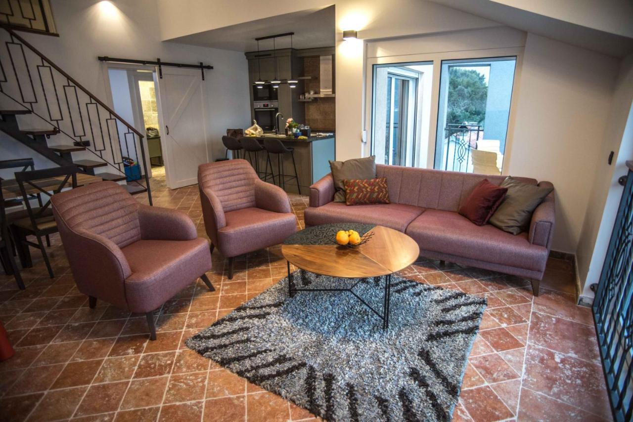 Donja Kostanjica Modern Waterfront 3-Bed Apartment מראה חיצוני תמונה