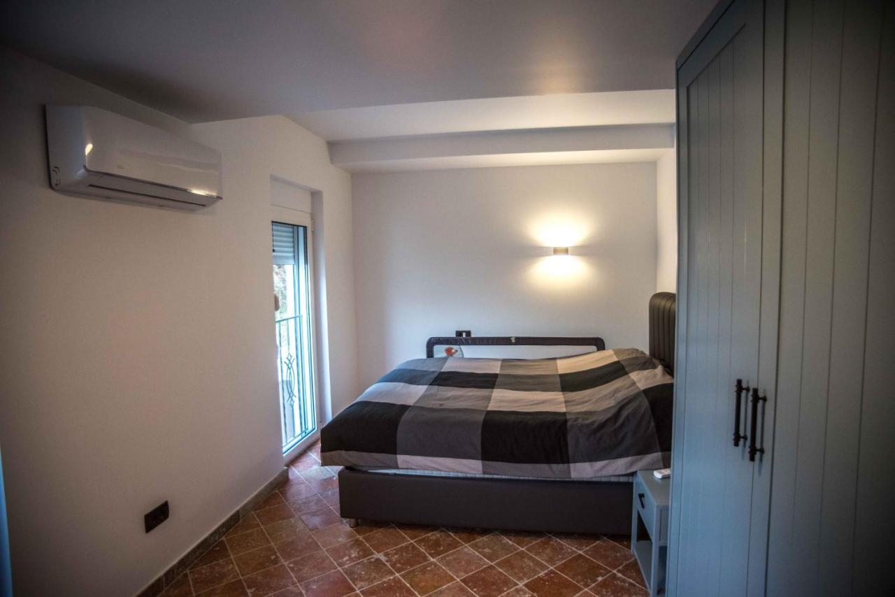 Donja Kostanjica Modern Waterfront 3-Bed Apartment מראה חיצוני תמונה
