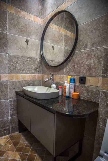 Donja Kostanjica Modern Waterfront 3-Bed Apartment מראה חיצוני תמונה